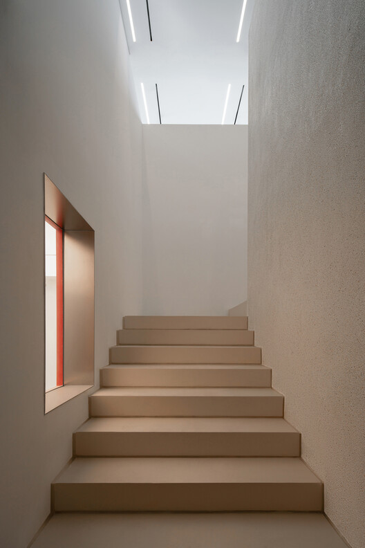 REDGE Contemporary Art Center  / Atelier Meadow - Image 22 of 49