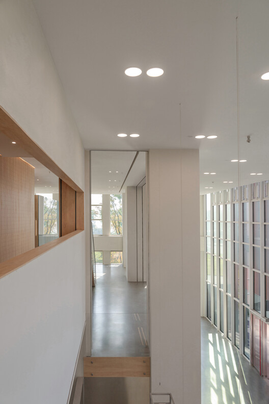REDGE Contemporary Art Center  / Atelier Meadow - Image 23 of 49