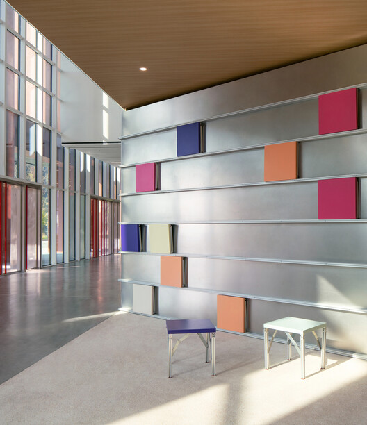 REDGE Contemporary Art Center  / Atelier Meadow - Interior Photography
