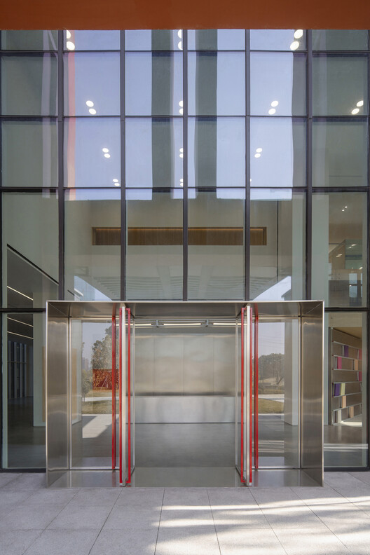 REDGE Contemporary Art Center  / Atelier Meadow - Image 29 of 49