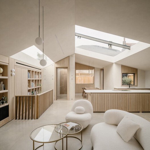 Green Lodge / Stylus Architects Green Lodge / Stylus Architects - Interior Photography, Living Room, Wood, Lighting, Chair