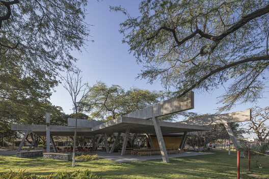 Student Center Santa Marta / El Equipo Mazzanti Student Center Santa Marta / El Equipo Mazzanti - Image 17 of 38