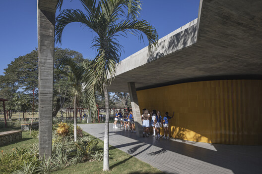 Student Center Santa Marta / El Equipo Mazzanti Student Center Santa Marta / El Equipo Mazzanti - Exterior Photography, Concrete