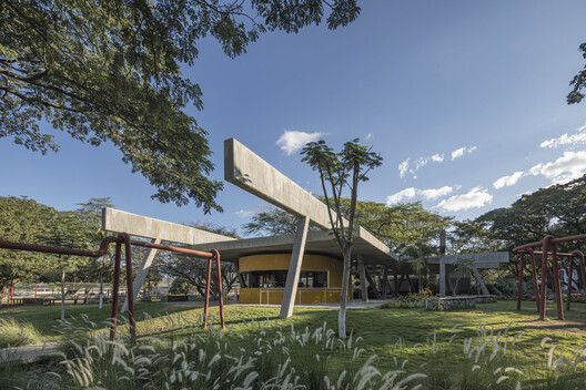 Student Center Santa Marta / El Equipo Mazzanti Student Center Santa Marta / El Equipo Mazzanti - Image 2 of 38