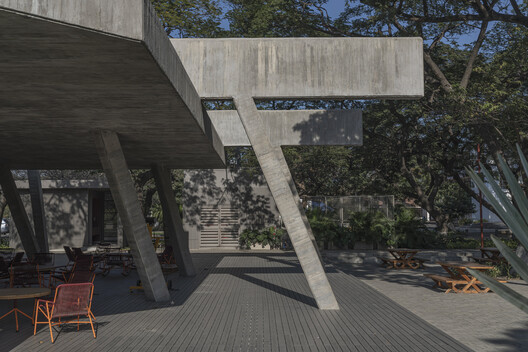 Student Center Santa Marta / El Equipo Mazzanti Student Center Santa Marta / El Equipo Mazzanti - Exterior Photography, Wood, Concrete, Column