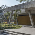 Student Center Santa Marta / El Equipo Mazzanti - Schools 