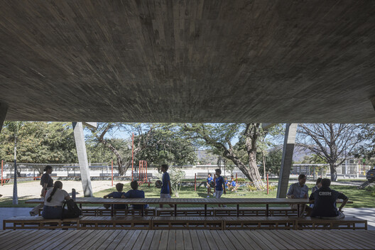 Student Center Santa Marta / El Equipo Mazzanti Student Center Santa Marta / El Equipo Mazzanti - Interior Photography, Concrete