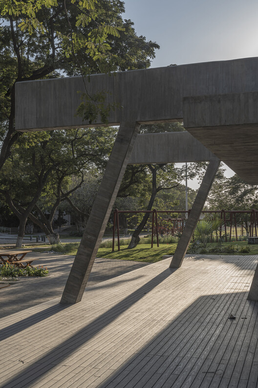 Student Center Santa Marta / El Equipo Mazzanti Student Center Santa Marta / El Equipo Mazzanti - Image 14 of 38