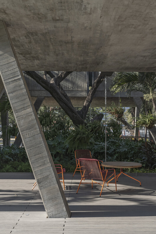 Student Center Santa Marta / El Equipo Mazzanti Student Center Santa Marta / El Equipo Mazzanti - Image 11 of 38