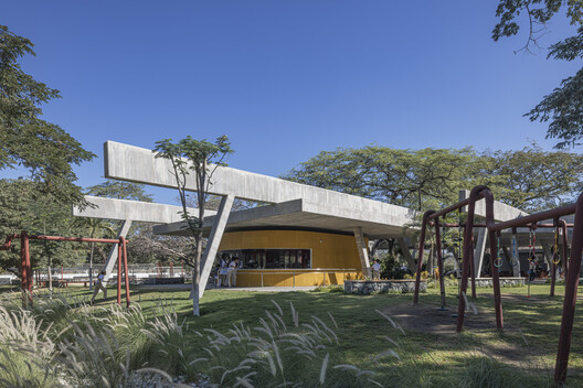 Student Center Santa Marta / El Equipo Mazzanti Student Center Santa Marta / El Equipo Mazzanti - Image 33 of 38
