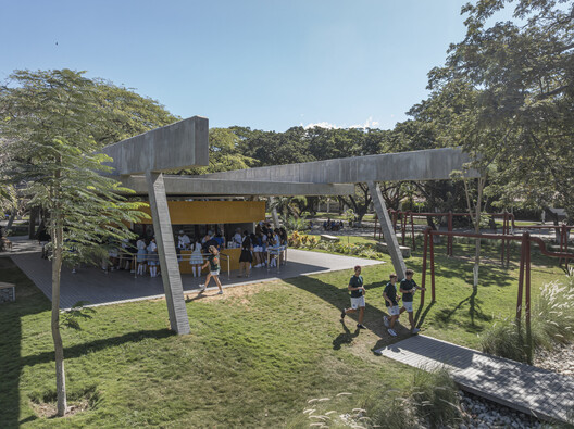 Student Center Santa Marta / El Equipo Mazzanti Student Center Santa Marta / El Equipo Mazzanti - Exterior Photography, Garden