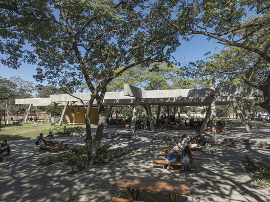 Student Center Santa Marta / El Equipo Mazzanti Student Center Santa Marta / El Equipo Mazzanti - Exterior Photography