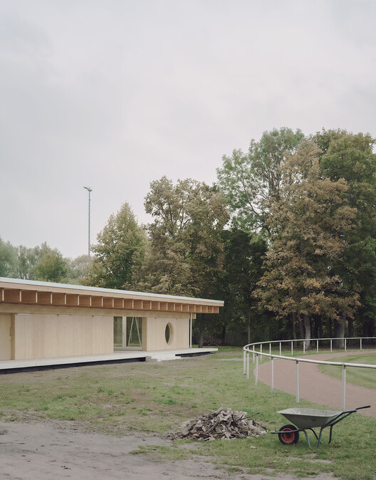 Engawa Sports facility / FAKT – Office for Architecture Engawa Sports facility / FAKT – Office for Architecture - Exterior Photography