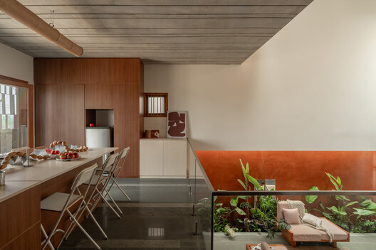 Splitscape Residence / SpaceDNA Splitscape Residence / SpaceDNA - Interior Photography, Wood, Table, Chair, Countertop