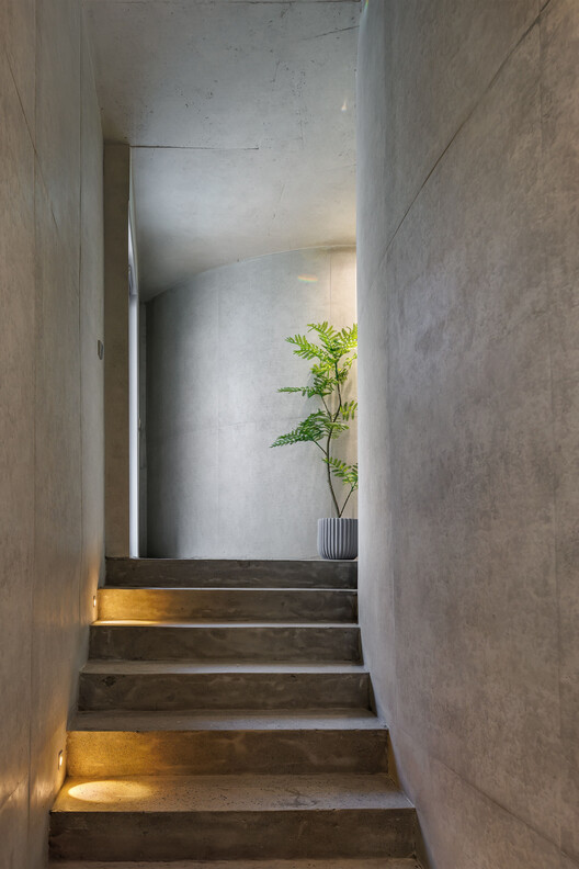 Edificio de uso mixto Urban Egg / U.GA Architects Edificio de uso mixto Urban Egg / U.GA Architects - Fotografía interior, Escaleras, Concreto