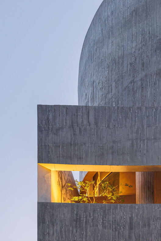 Edificio de uso mixto Urban Egg / U.GA Architects Edificio de uso mixto Urban Egg / U.GA Architects - Fotografía exterior, Concreto