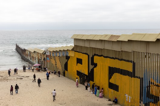 Where Is the Border? How Architecture Controls and Reimagines Mobility - Image 11 of 12