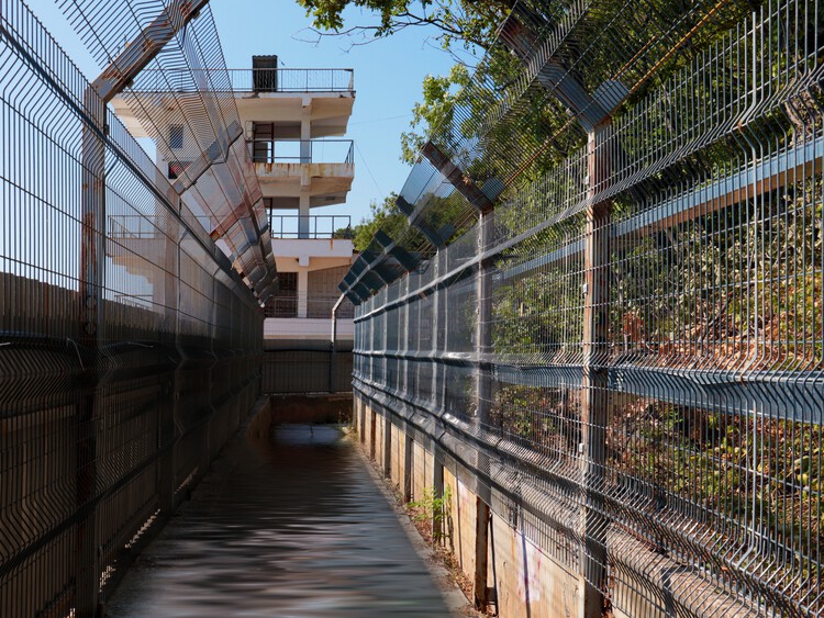 Onde fica a fronteira? Como a arquitetura controla e reimagina a mobilidade - Imagem 12 de 12