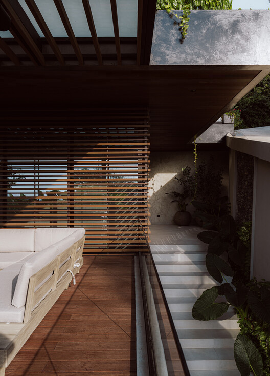Kul-Nosara Residences / QBO3 Arquitectos Kul-Nosara Residences / QBO3 Arquitectos - Interior Photography, Wood, Stairs, Balcony, Courtyard, Deck
