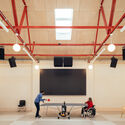 Centro Comunitário LifeLine / Montagem - Fotografia de interiores, Iluminação, Cadeira