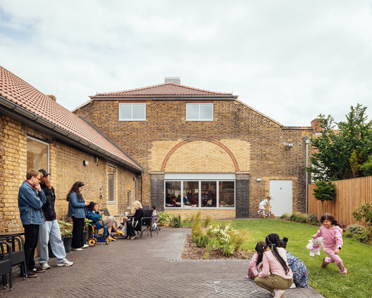 LifeLine Community Centre / Assemble LifeLine Community Centre / Assemble - Exterior Photography