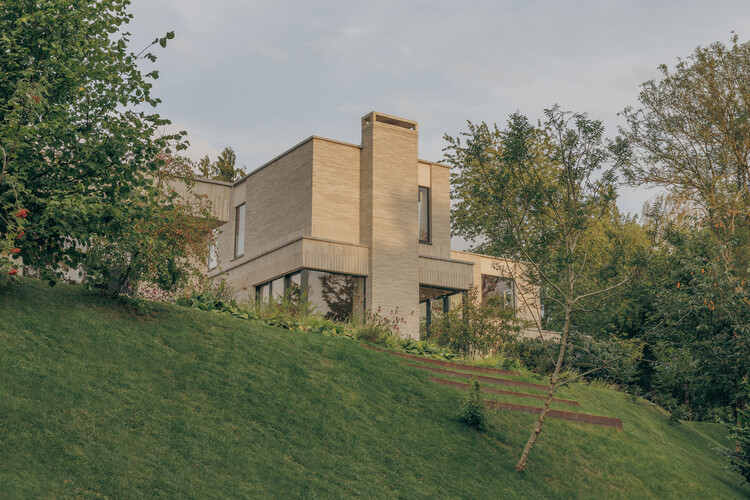 Skylark House / House of EM