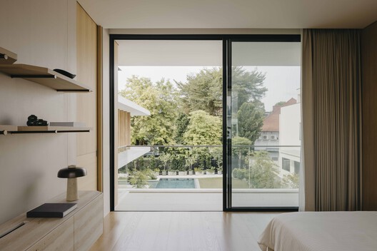 Glade House / Ming Architects Glade House / Ming Architects - Interior Photography, Bedroom, Wood, Balcony