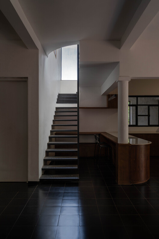 Pamoja House / Project 51 A (h) Pamoja House / Project 51 A (h) - Interior Photography, Stairs, Glass, Handrail