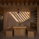 Casa Diez Pies / Studio Font - Interior Photography, Houses, Kitchen, Beam