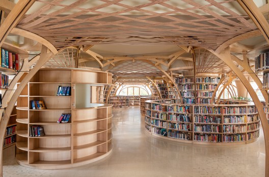 Forest of Knowledge Library / studio hinge