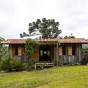 Ponta Fina House - Aiuruoca / Gil Mello Arquitetura - Exterior Photography, Houses, Door
