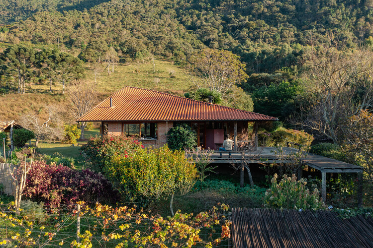 Ponta Fina House - Aiuruoca / Gil Mello Arquitetura - Houses