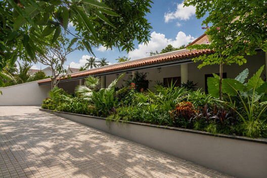 Ochre Residence / Thought Parallels Ochre Residence / Thought Parallels - Exterior Photography, Garden, Courtyard