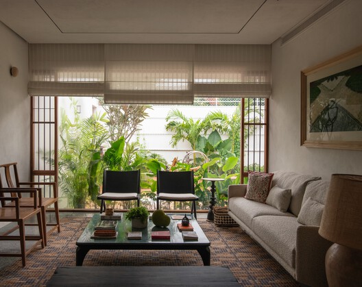 Ochre Residence / Thought Parallels Ochre Residence / Thought Parallels - Interior Photography, Living Room, Wood, Sofa, Table, Lighting, Chair