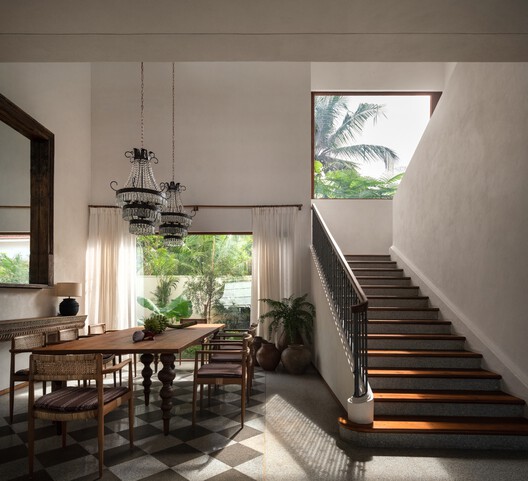 Ochre Residence / Thought Parallels Ochre Residence / Thought Parallels - Interior Photography, Dining room, Chair