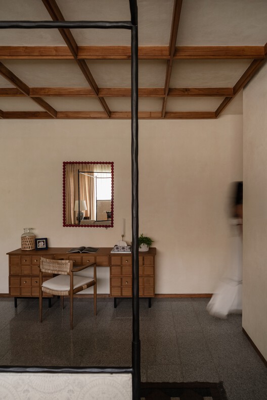 Ochre Residence / Thought Parallels Ochre Residence / Thought Parallels - Interior Photography, Lighting, Glass