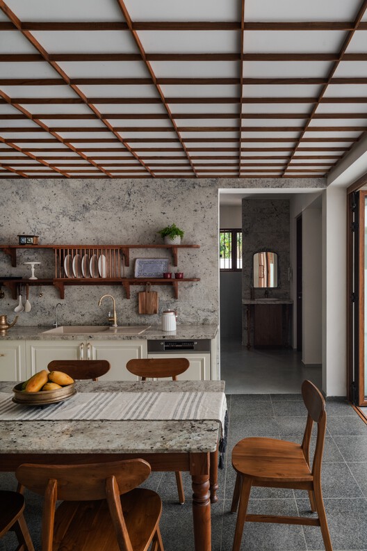 Ochre Residence / Thought Parallels Ochre Residence / Thought Parallels - Interior Photography, Wood, Table