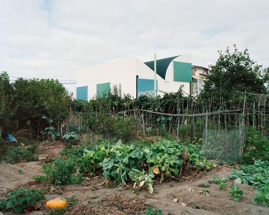 What Is Metamodern Architecture? Between Postmodern Irony and a New Sincerity What Is Metamodern Architecture? Between Postmodern Irony and a New Sincerity - Image 7 of 18