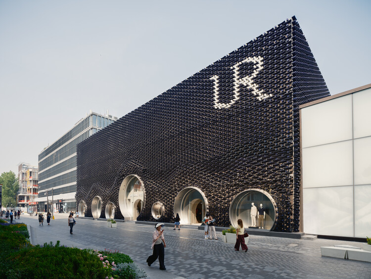 Loja principal Urban Revivo Sanlitun / MVRDV - Fotografia Exterior