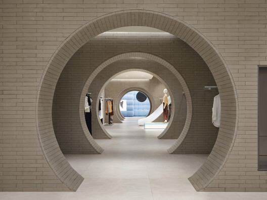 Urban Revivo Sanlitun Flagship Store / MVRDV - Image 16 of 47