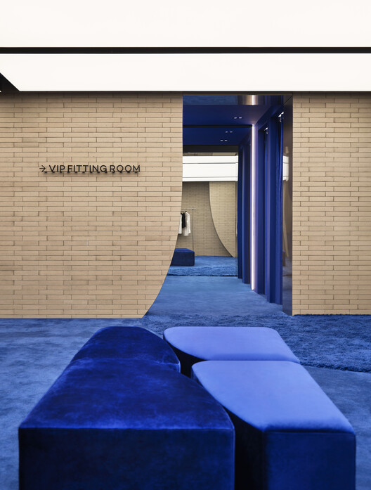 Urban Revivo Sanlitun Flagship Store / MVRDV - Image 11 of 47