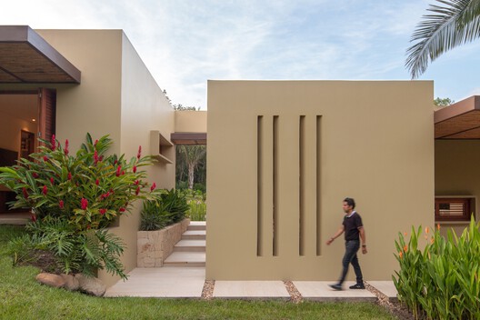 Threshold House / David Macias Threshold House / David Macias - Exterior Photography, Garden, Courtyard