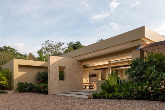 Threshold House / David Macias Threshold House / David Macias - Exterior Photography, Garden, Courtyard