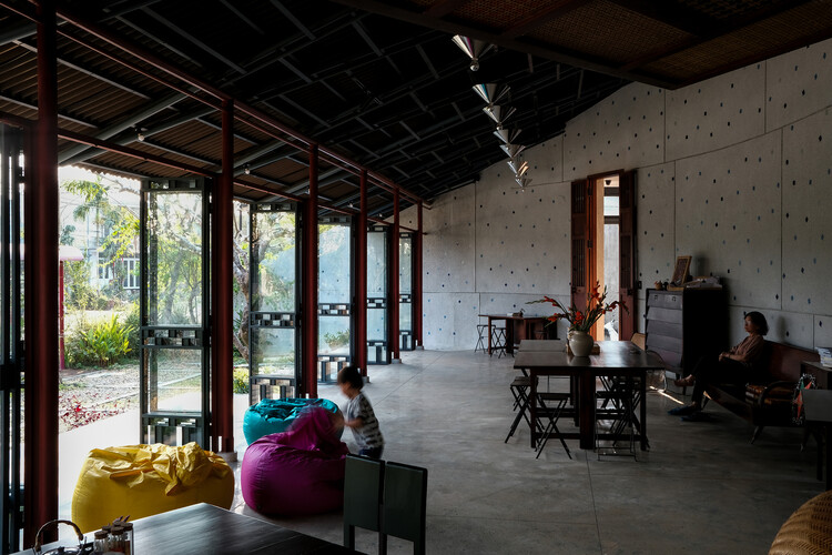 Inside Hostels: How Shared Spaces Reshape the Rhythm of Nomads' Lives - Image 3 of 28