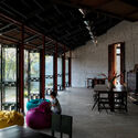 Inside Hostels: How Shared Spaces Reshape the Rhythm of Nomads' Lives - Imagen 2 de 4