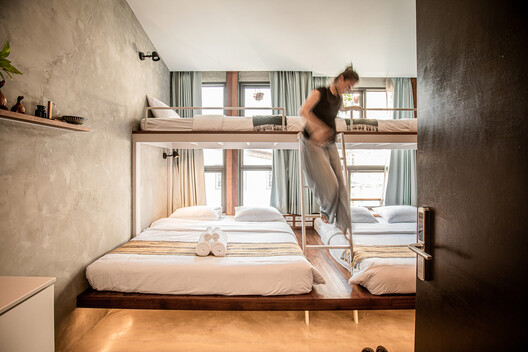Inside Hostels: How Shared Spaces Reshape the Rhythm of Nomads' Lives - Image 16 of 28