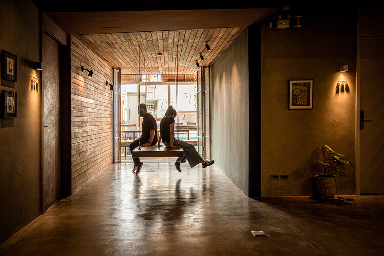 Inside Hostels: How Shared Spaces Reshape the Rhythm of Nomads' Lives - Image 17 of 28