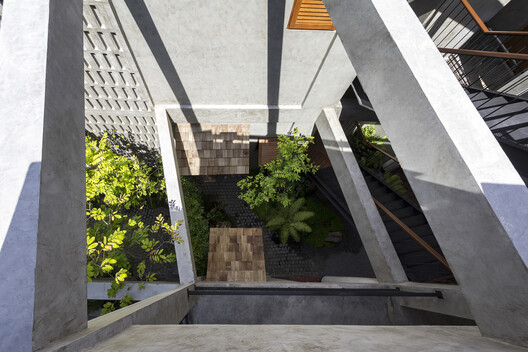 Inside Hostels: How Shared Spaces Reshape the Rhythm of Nomads' Lives - Image 19 of 28