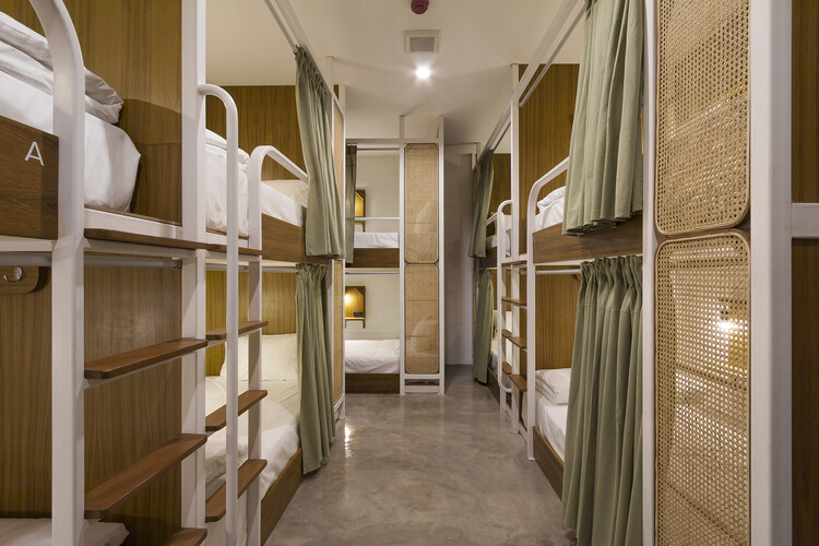 Inside Hostels: How Shared Spaces Reshape the Rhythm of Nomads' Lives - Image 5 of 28