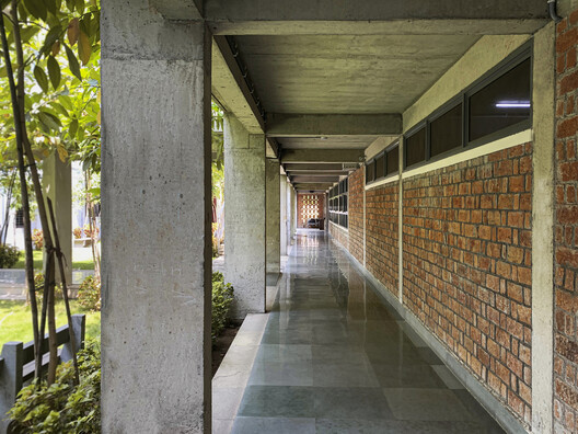Inside Hostels: How Shared Spaces Reshape the Rhythm of Nomads' Lives - Image 26 of 28
